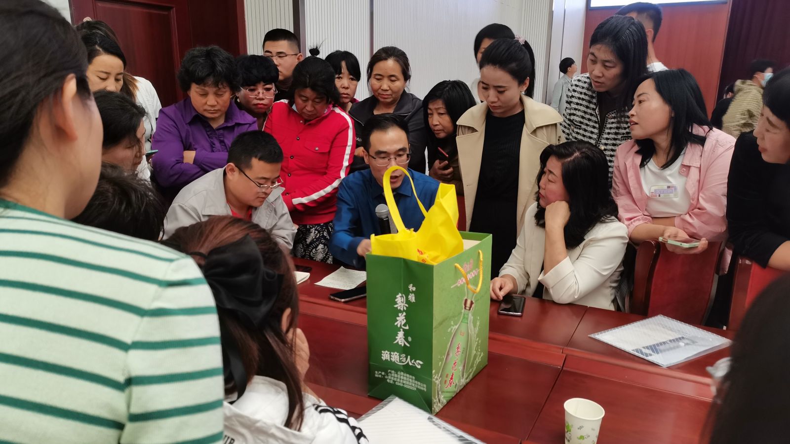 李明杰老師受邀走進某縣商務(wù)局